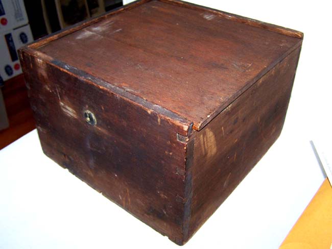 A fine and Rare 19th century Boxed Ships' Compass by Fredrick W. Lincoln, Jr., Boston, circa 1860 — image 4